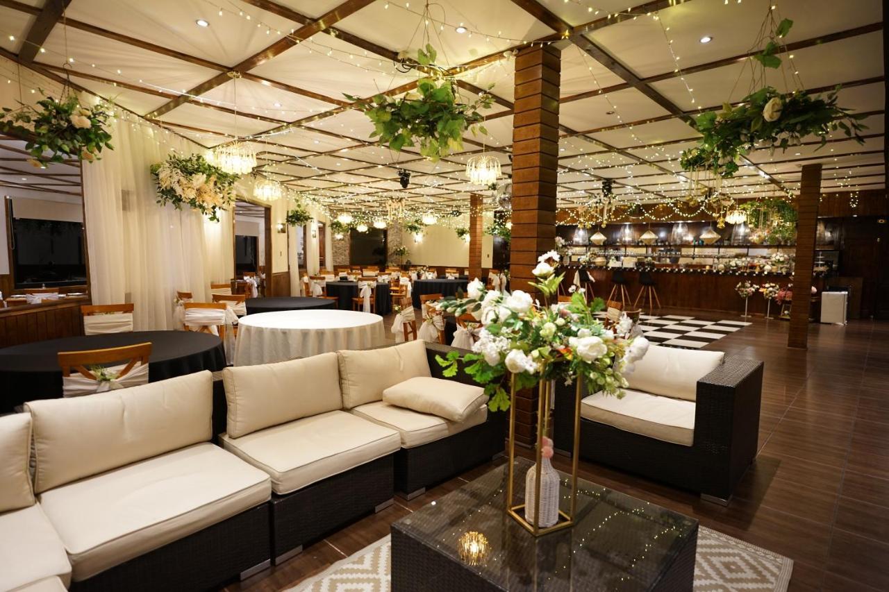 Hotel Butan Coronel Bagian luar foto